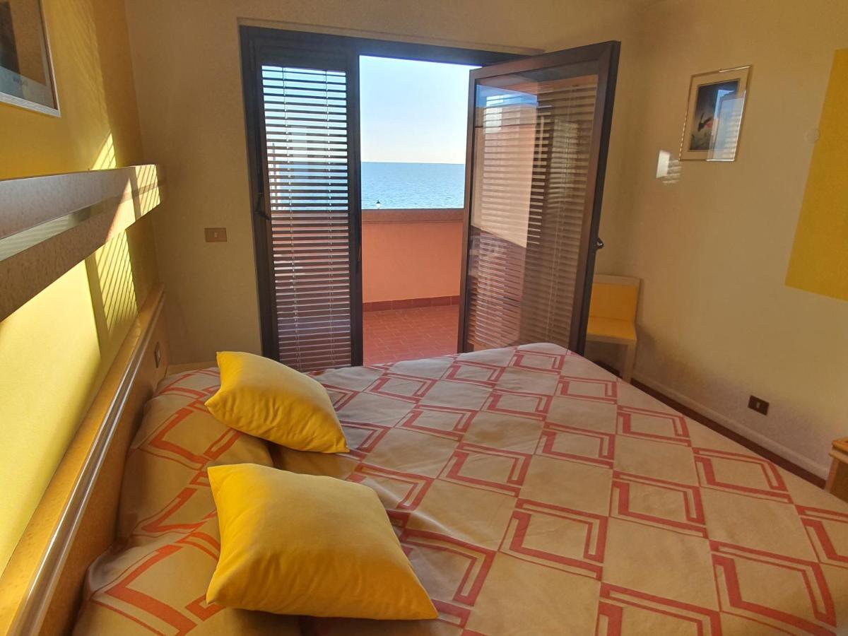 Hotel Antares Градо Екстер'єр фото