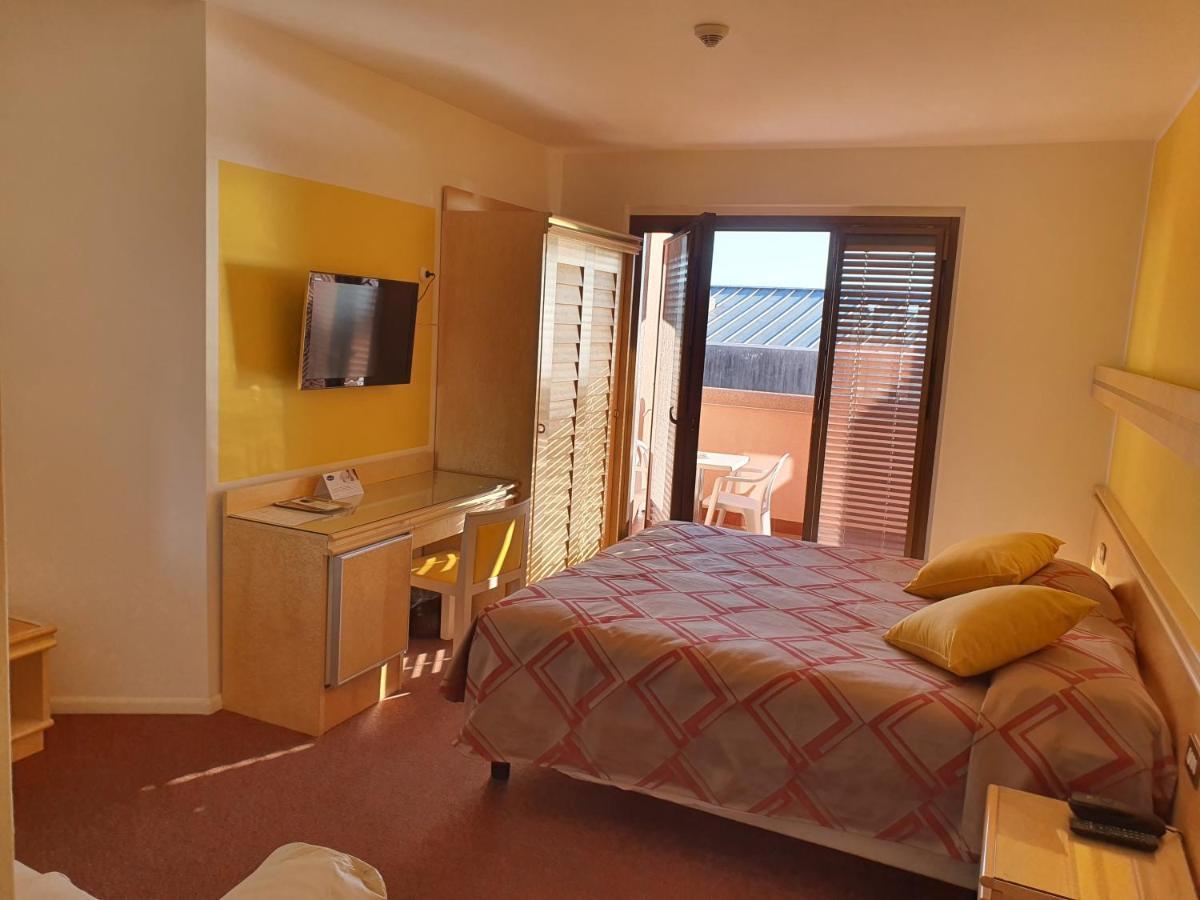 Hotel Antares Градо Екстер'єр фото