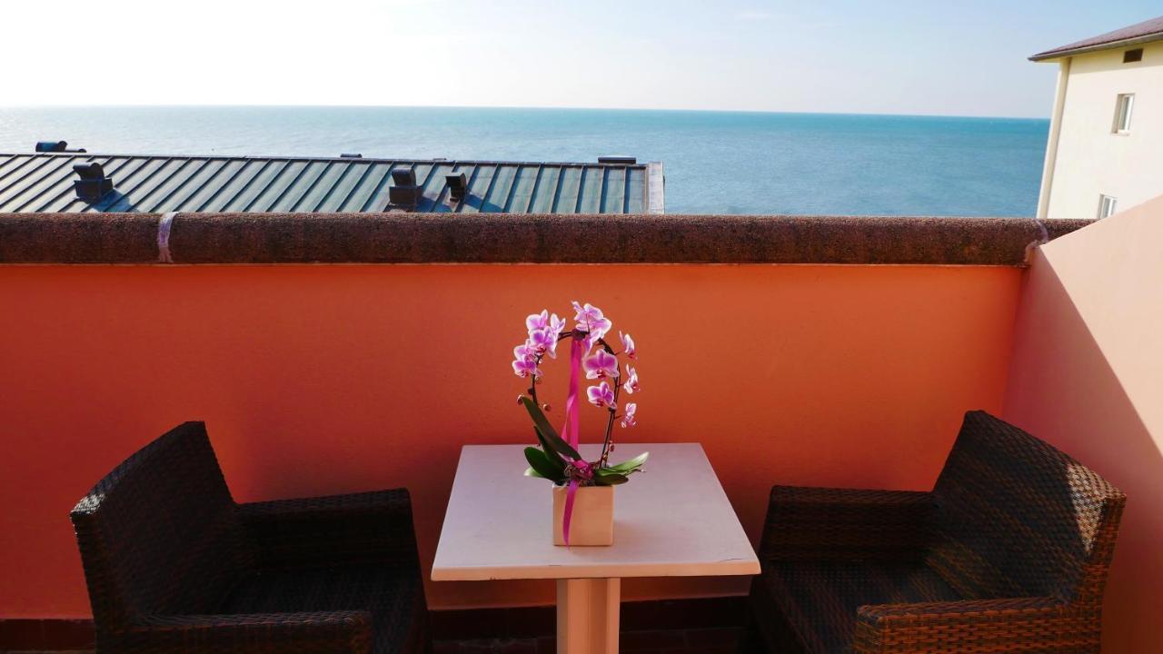 Hotel Antares Градо Екстер'єр фото
